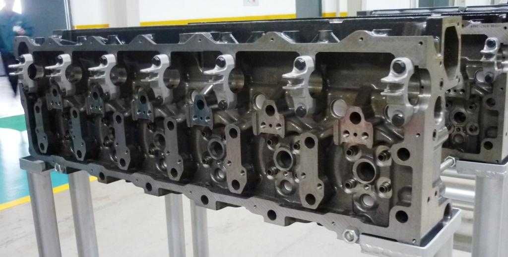 Cylinder head - Image 2