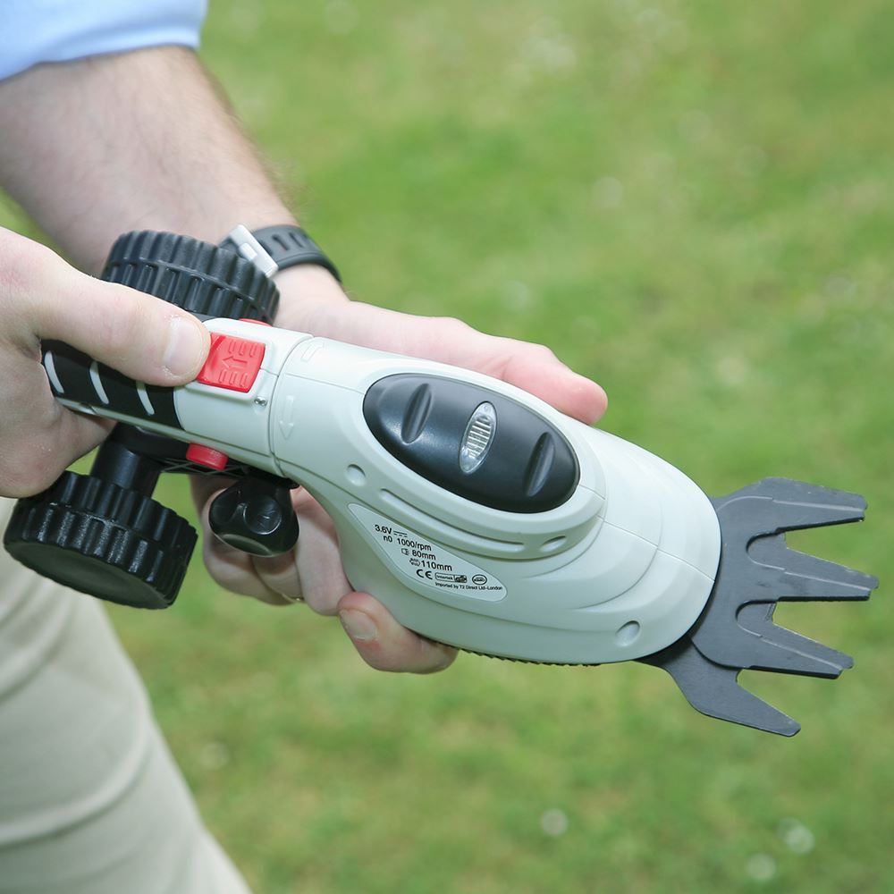 Interchangeable blades for grass and hedge trimming