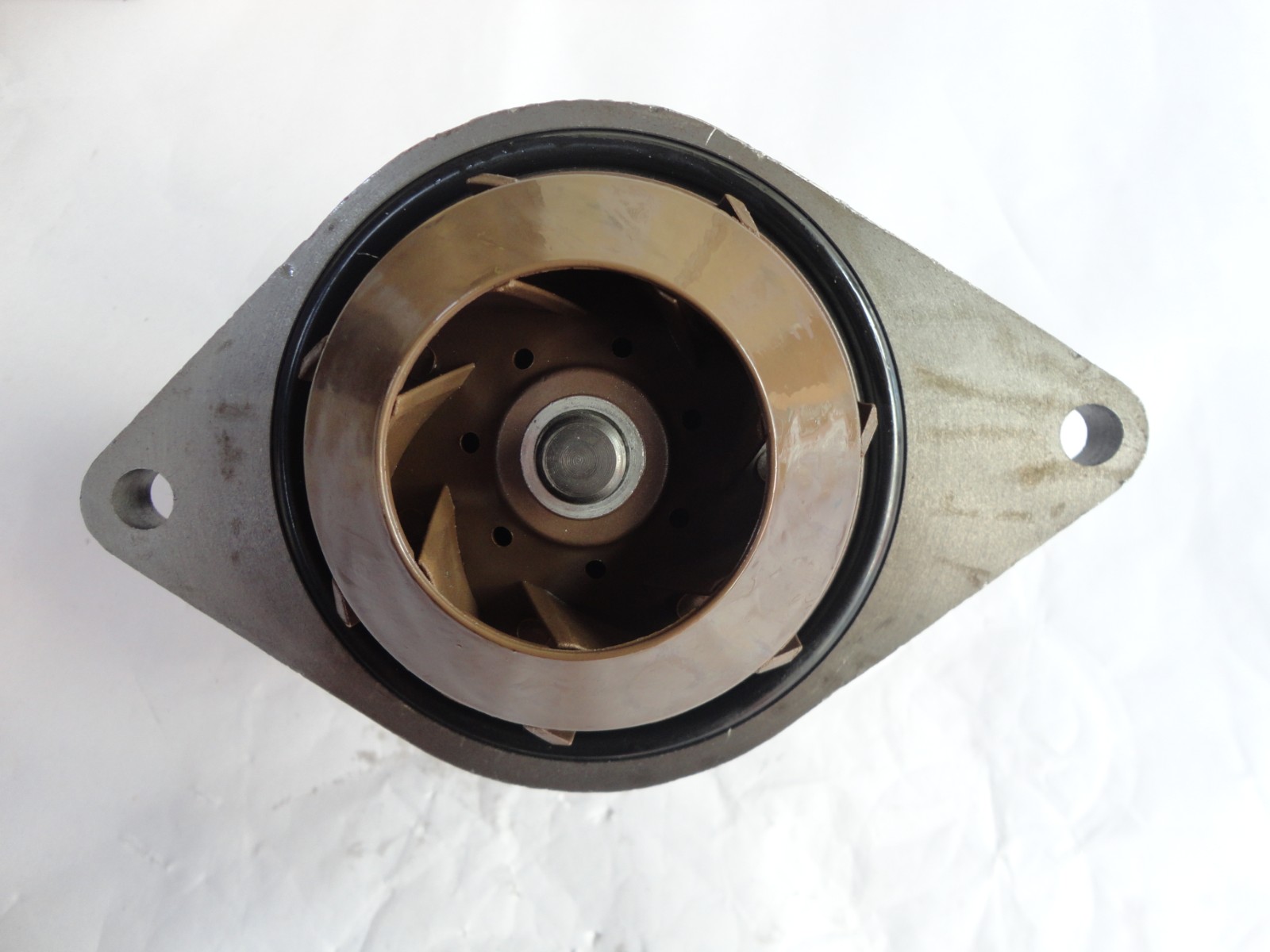 Diesel engine parts/ Water pump 3286275 - Image 3
