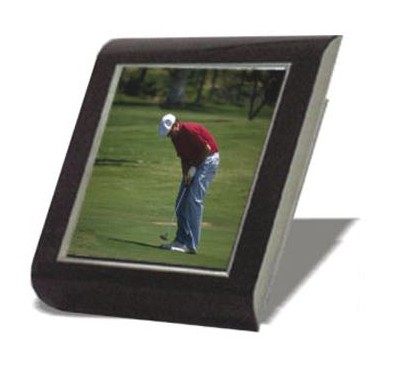 Digital Photo Display with Wood-Grain Finish