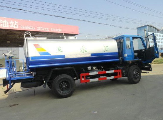 Dongfeng 145 multipurpose sprinkling truck - Image 2