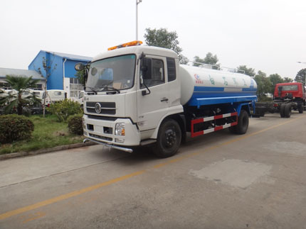 Dongfeng Tianjing water truck - Image 3