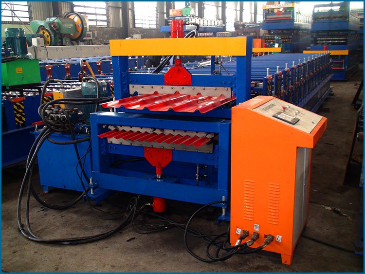 Forming rollers and guide rails