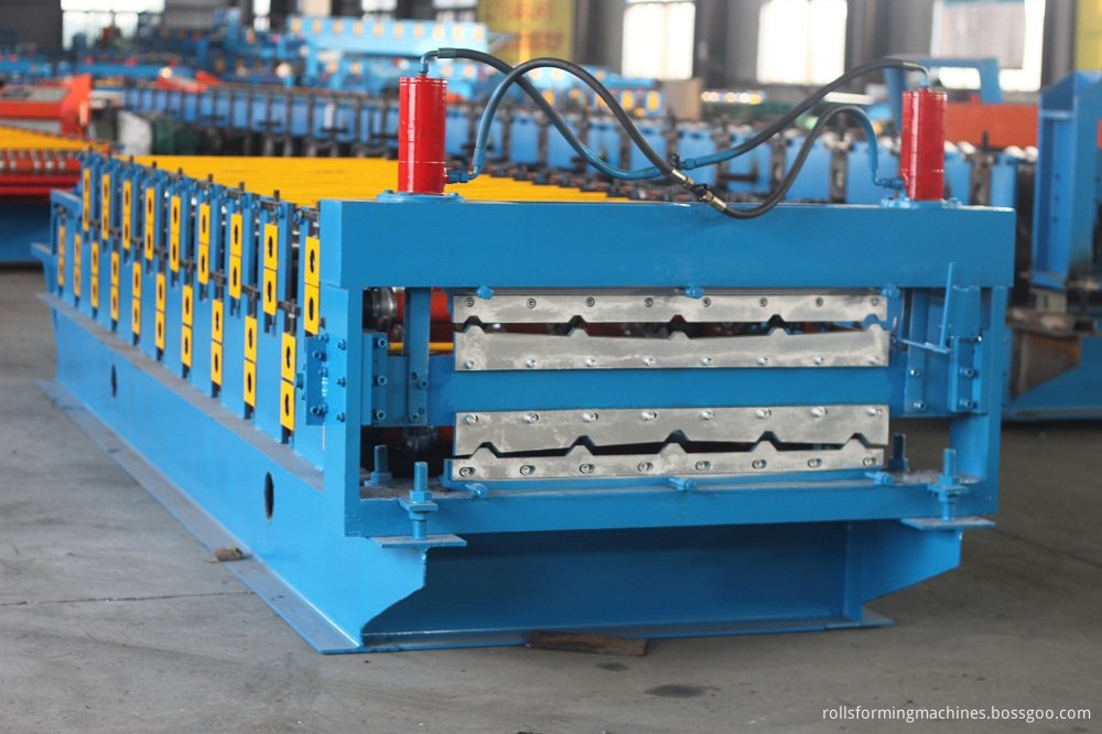 Roll forming stations and hydraulic system