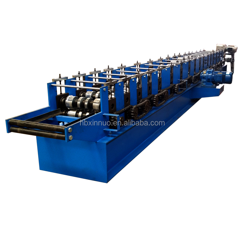 Chain-driven mechanism for material transport