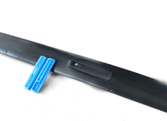 Close up of flat emitter spacing