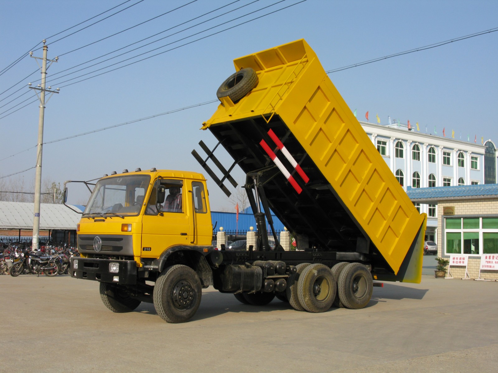 20-Ton Heavy-Duty Dump Truck