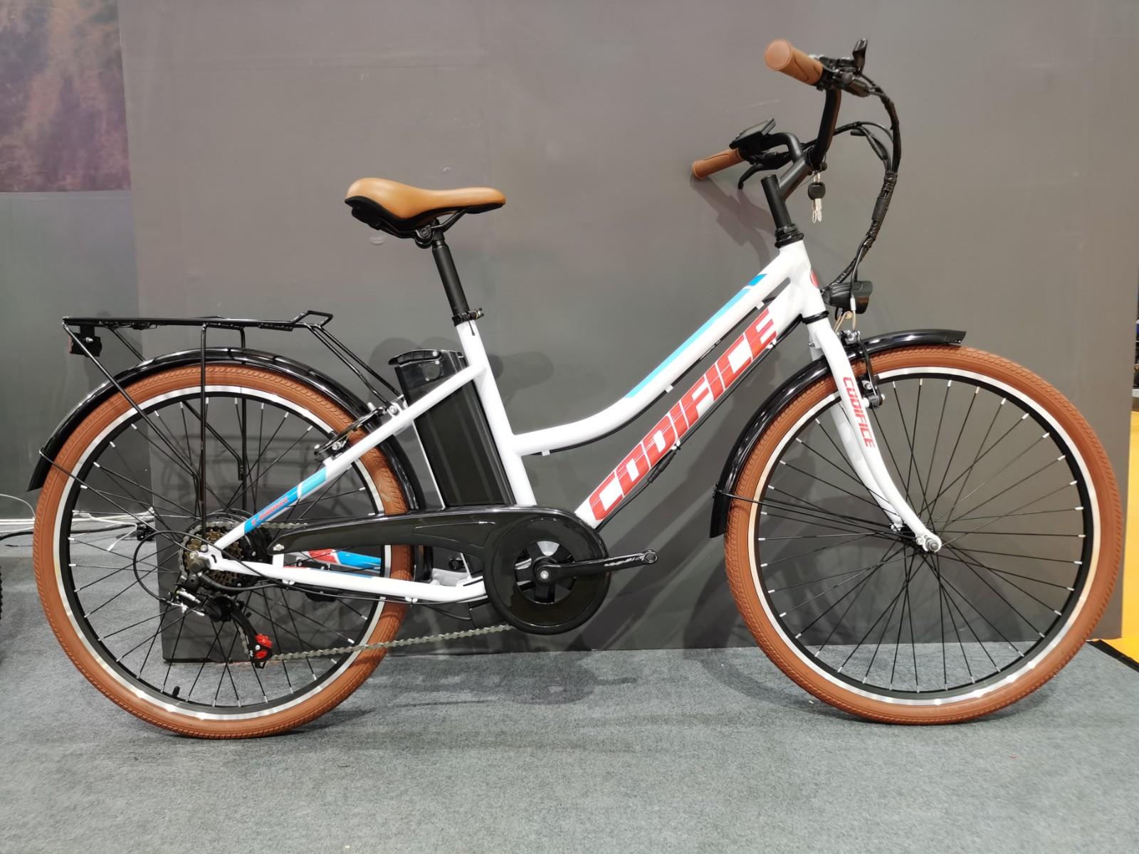 Electric Commuter Bicycle with LCD Display
