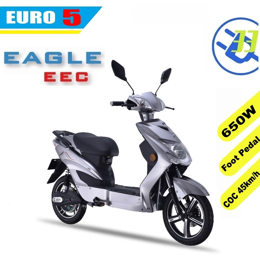 Front view of the electric scooter with detailed view of foot pedals