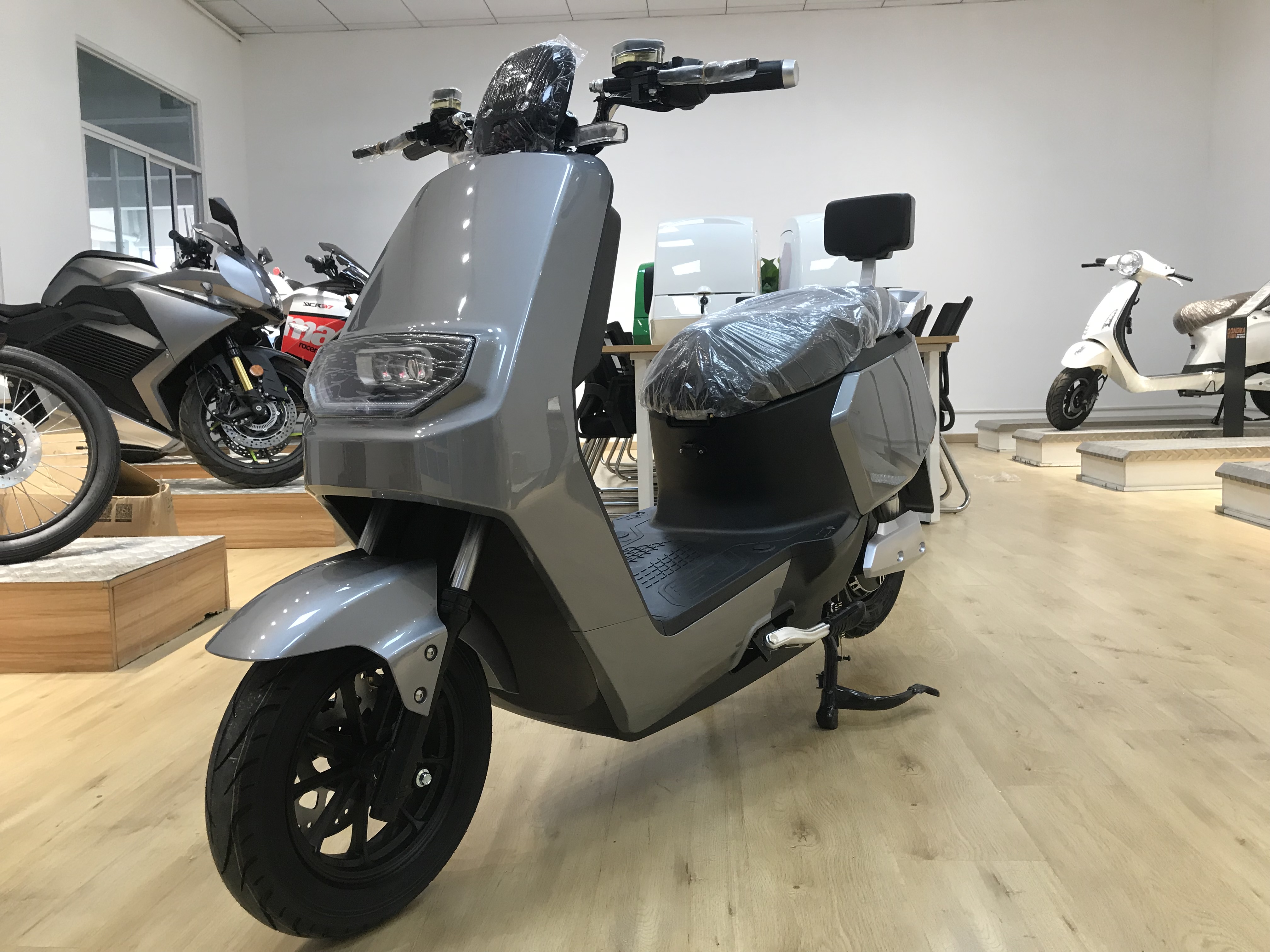 Electric Scooter - Image 3