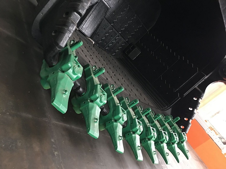 Excavator Bucket Teeth with Pins and Adapters