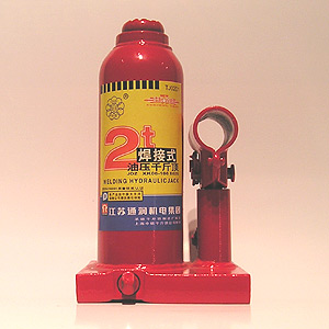 2-Ton Hydraulic Bottle Jack for Automotive and Industrial Use