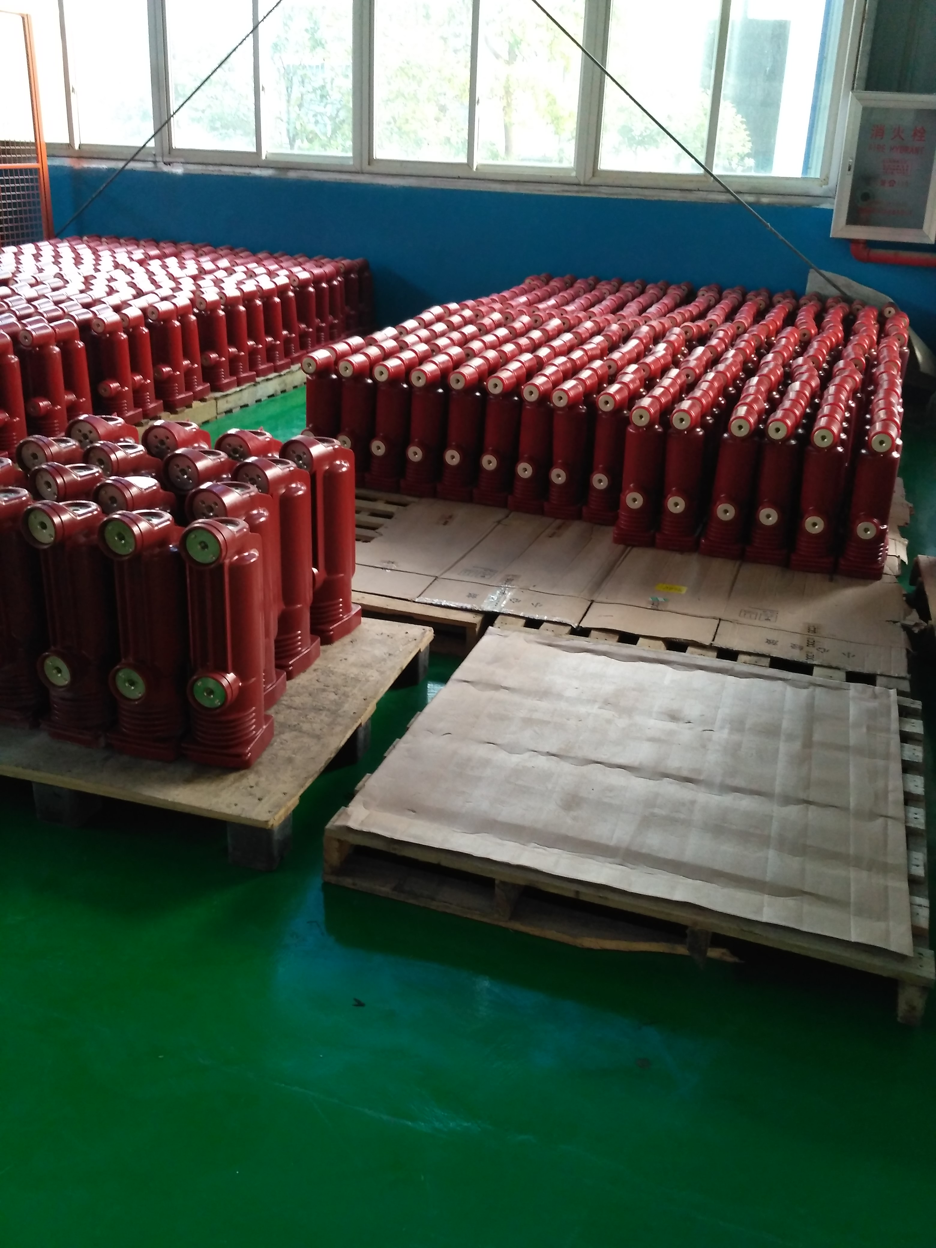 24KV Vacuum Circuit Breaker Embedded Poles