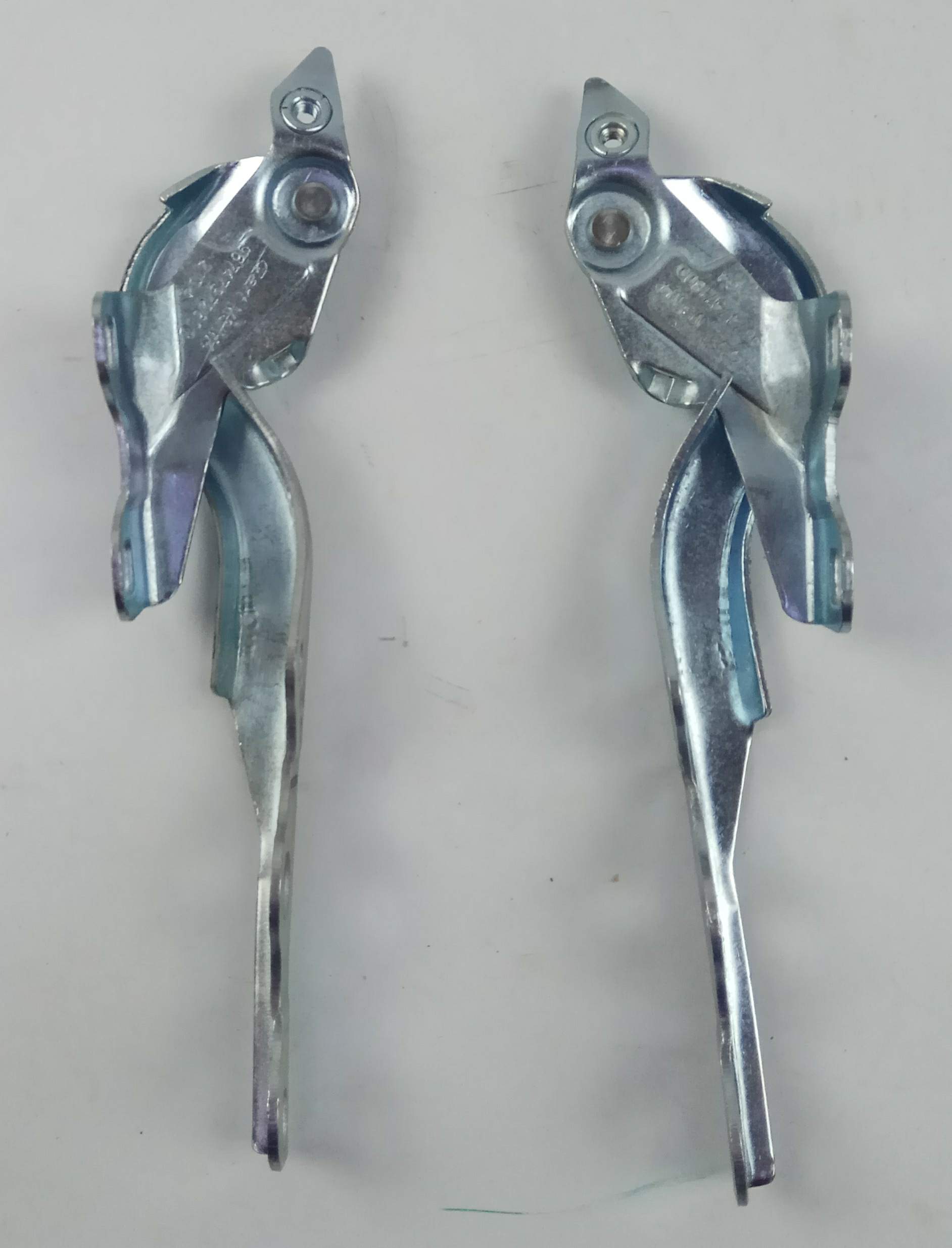 Engine hood hinge - Image 2