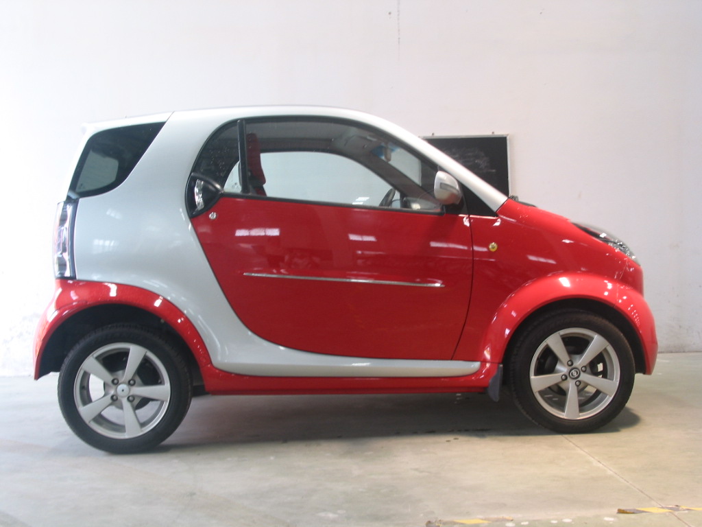 Compact Urban Electric Vehicle