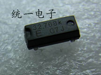 Miniature 32.768 kHz Crystal Oscillator