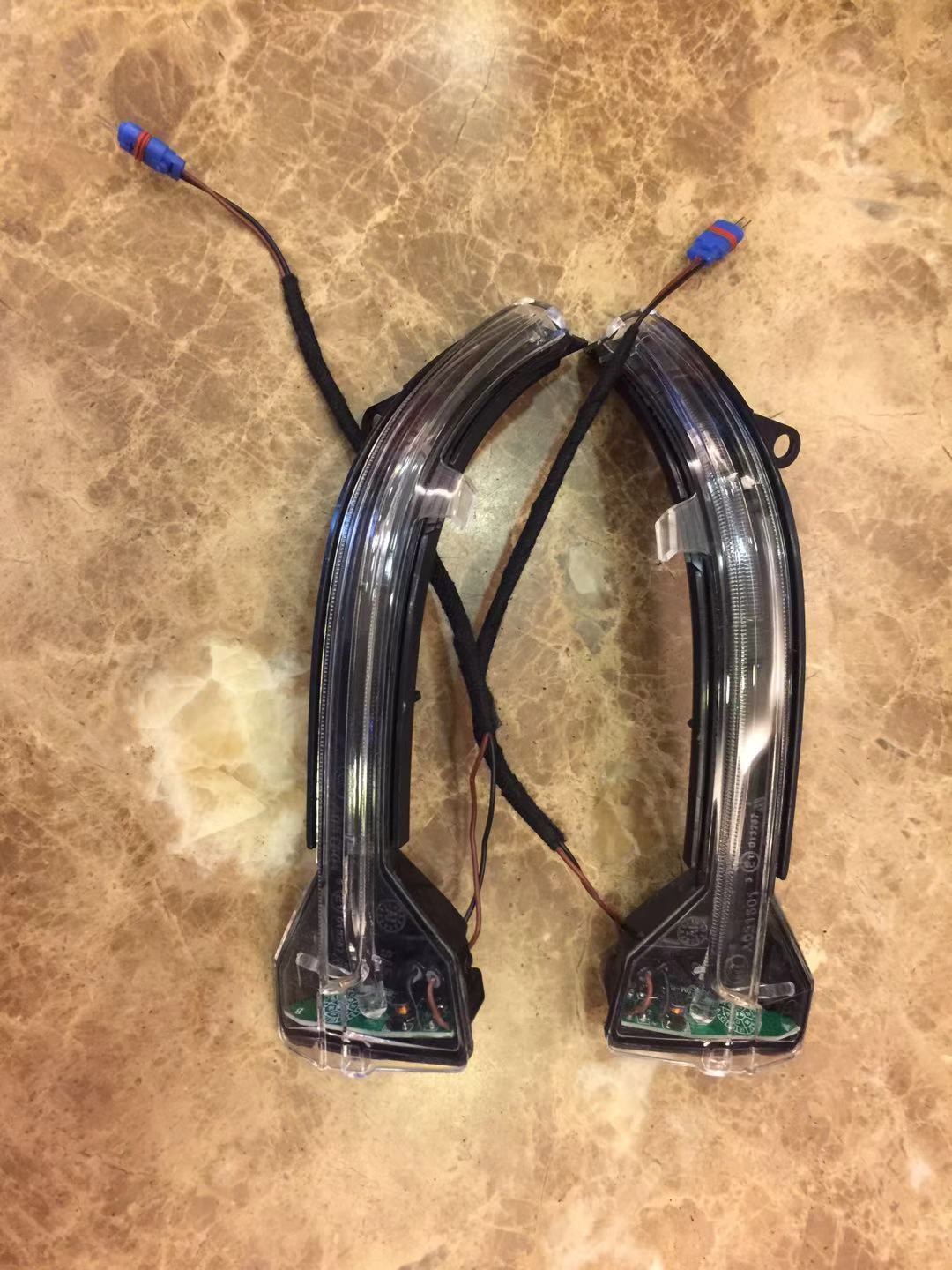 Side Mirror Turn Signal Indicator