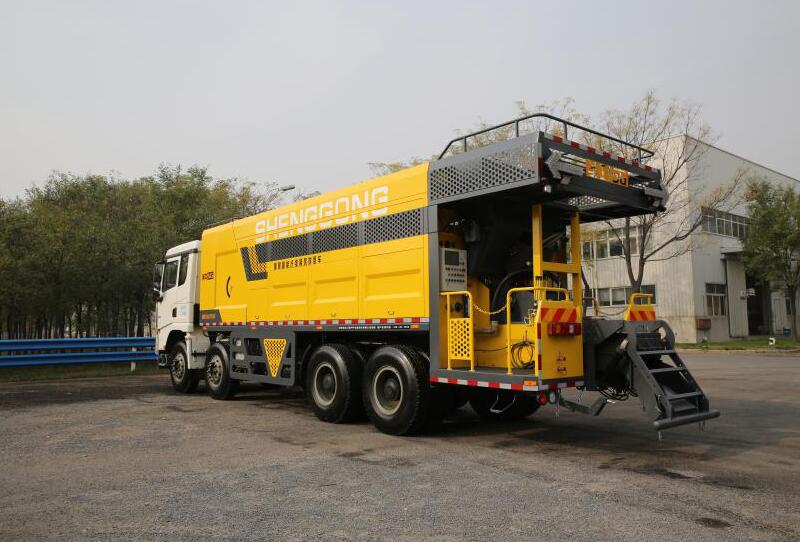 Fiber Synchronous Chip Sealer for Road Maintenance