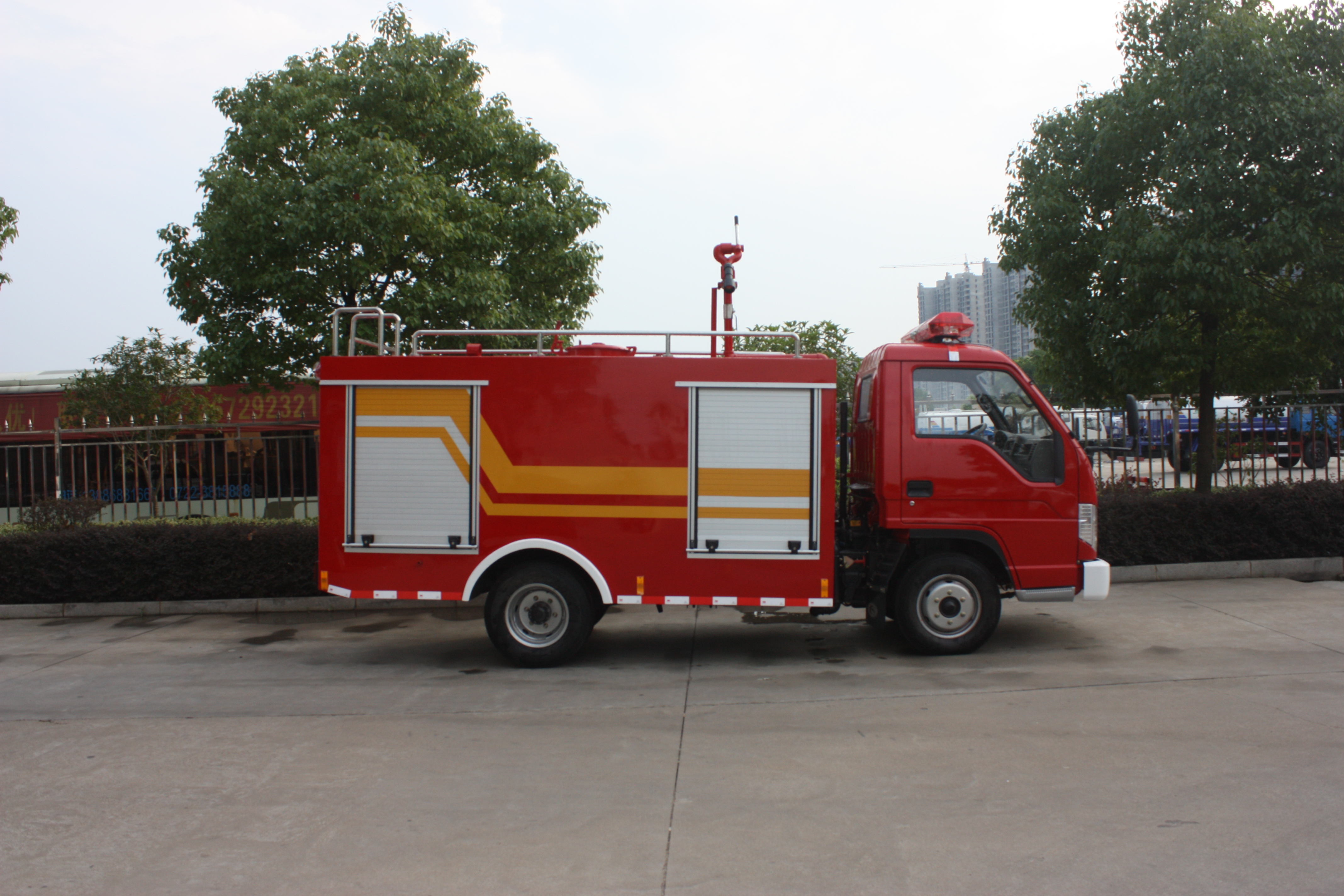 Fire truck - Image 2