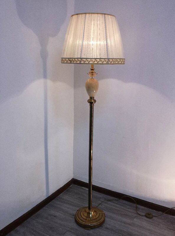 Elegant Pleated Lampshade Floor Lamp