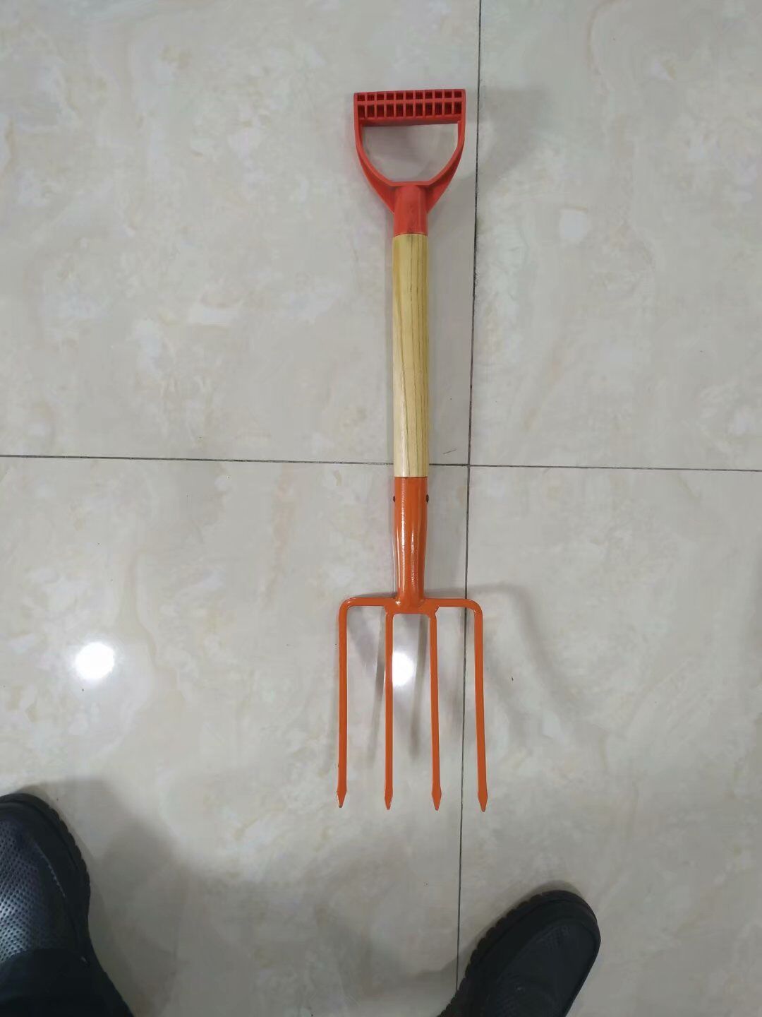 Heavy-Duty Garden Fork with D-Grip Handle