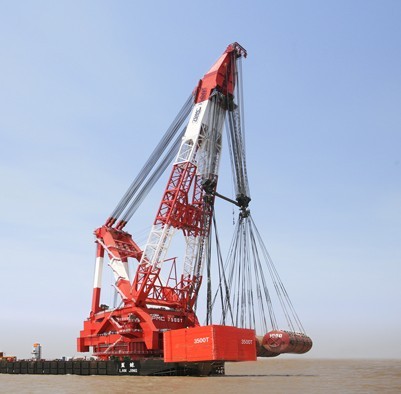 Full Rotation Heavy-Lift Crane
