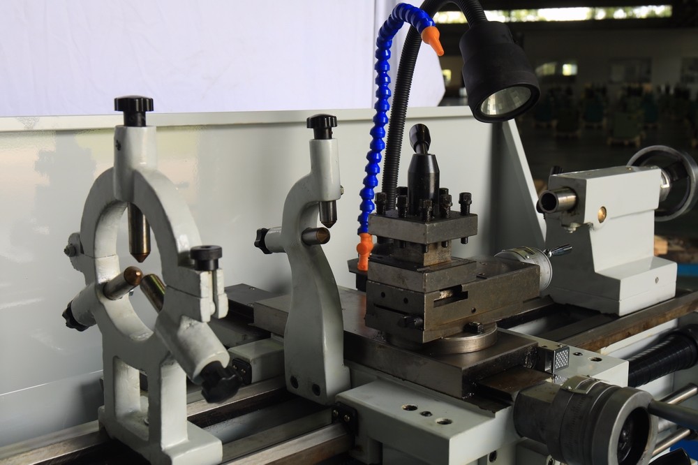 gap-bed lathe machine modle CZ1440G/1 - Image 2