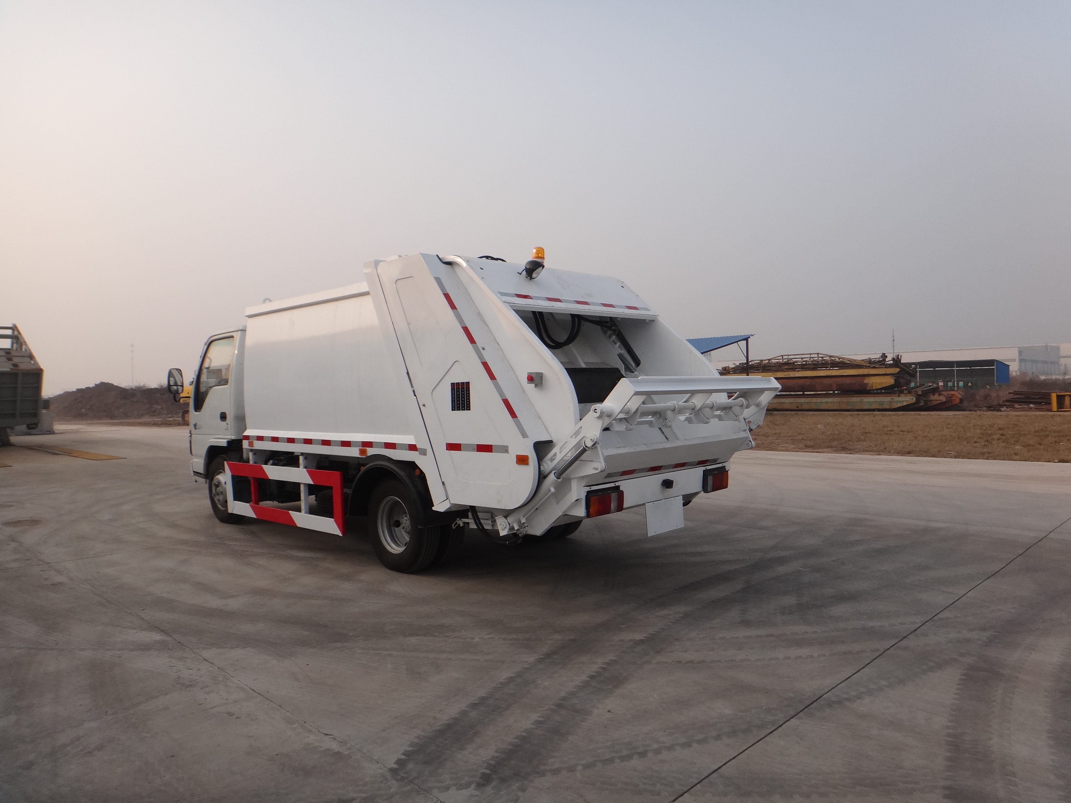 Refuse Collection Vehicle with Compactor