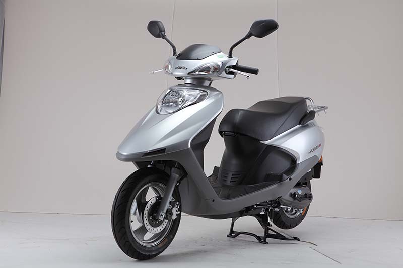 Full view of the GCC-1 oil scooter motorcycle