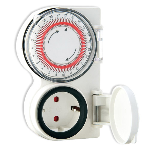24-Hour Mechanical Timer Outlet with Grounded Pin