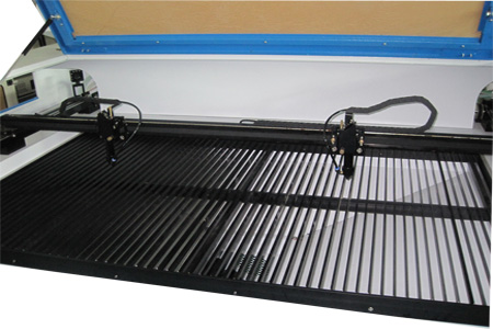 GL-1280 Advertising Handbag Laser Cutting Machine - Image 2