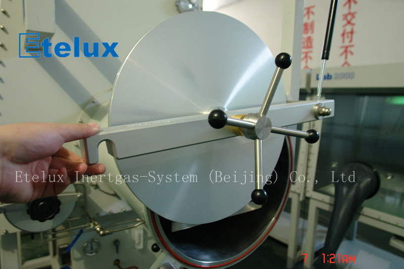 Glovebox with Gas and Solvent Purification