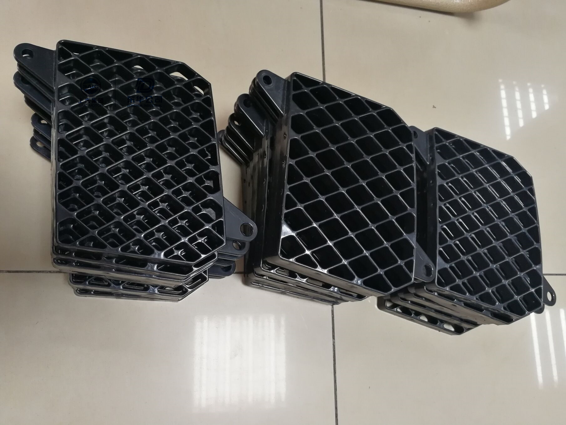 Automobile Radiator Grille