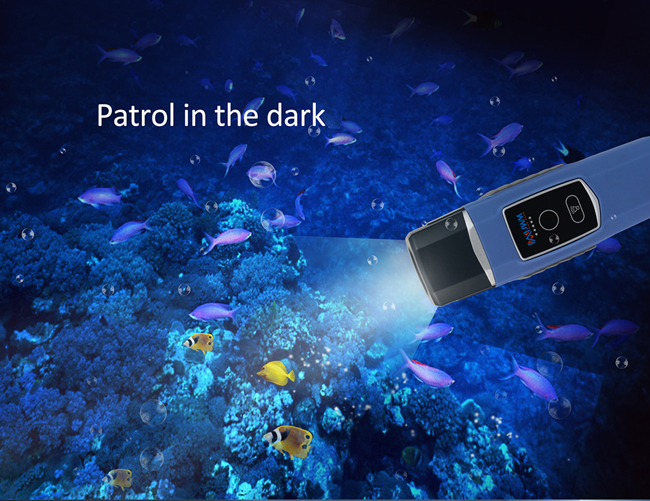 Rugged waterproof flashlight for underwater patrol