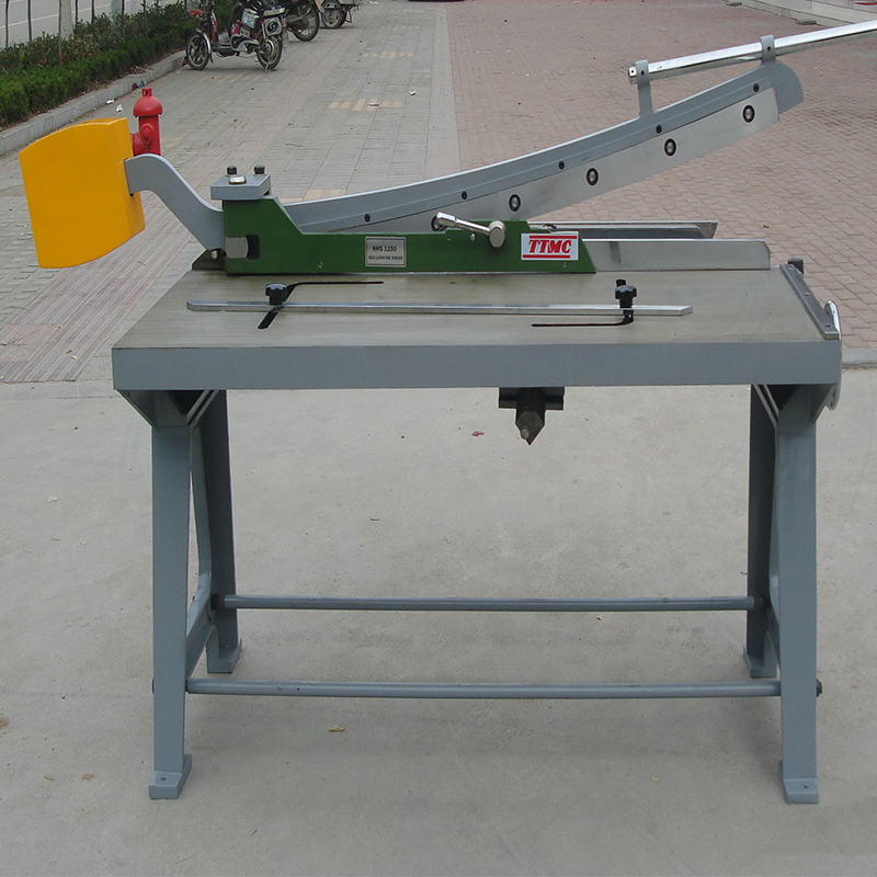 Manual Guillotine Shear for Metal Cutting
