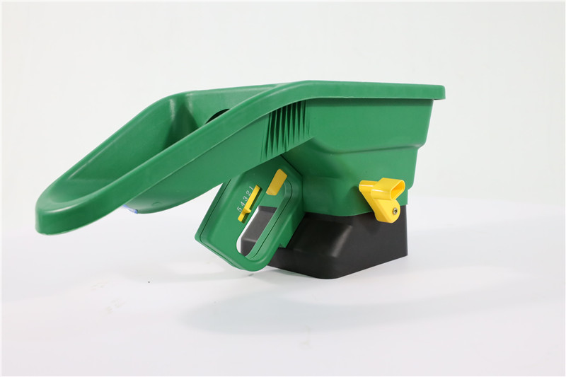 Hand Crank Spreader - Image 3