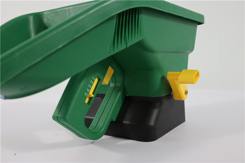 Hand Crank Broadcast Spreader