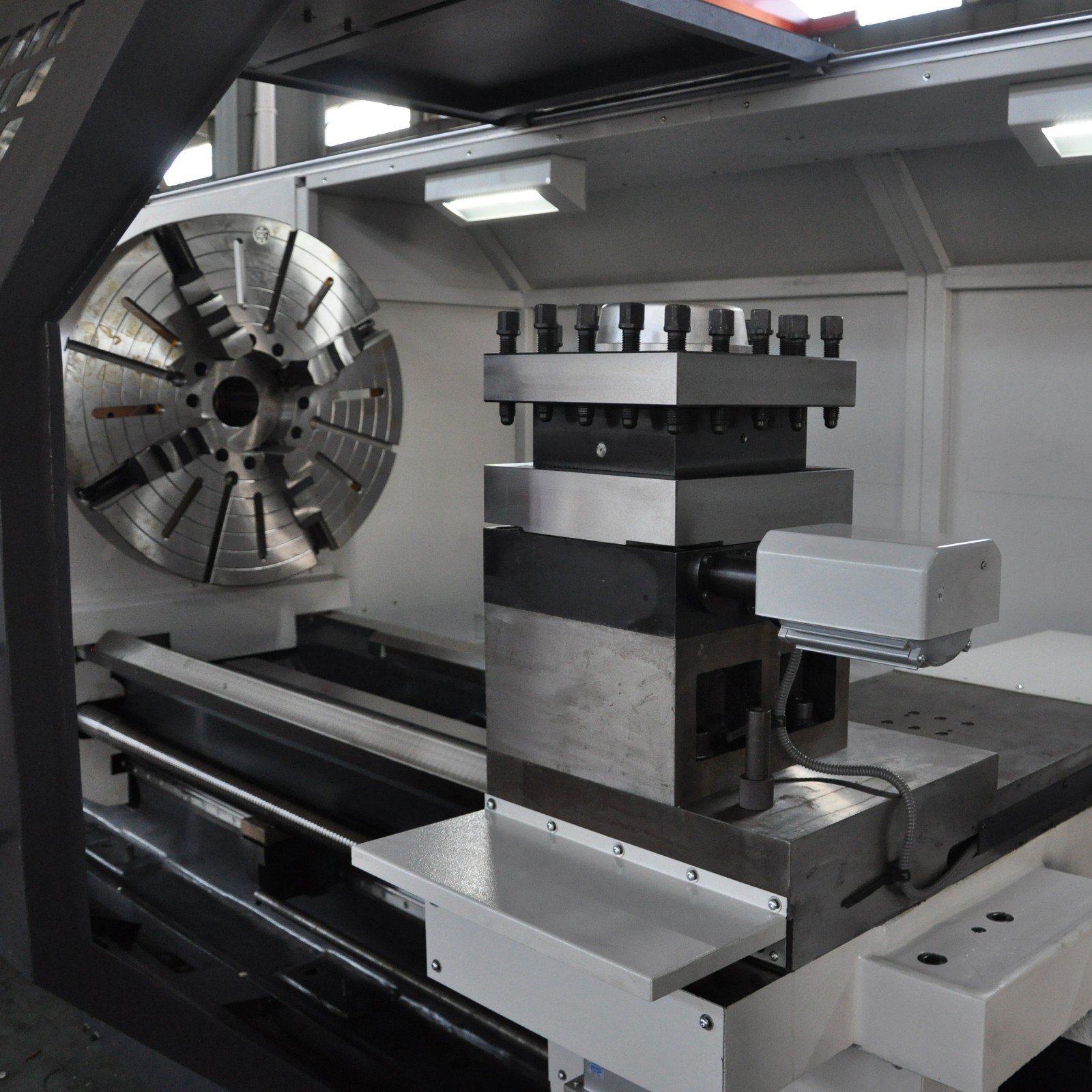 heavy duty CNC lathe CK61125CE - Image 2