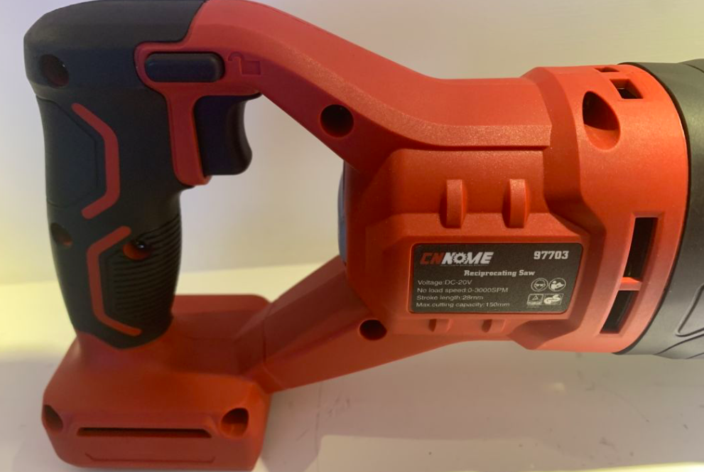 Side profile of the cordless reciprocating saw