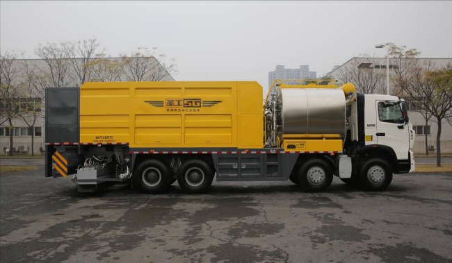 Fiber Chip Sealer for Road Maintenance