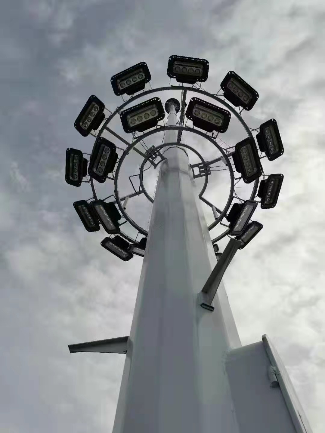 High pole lamp - Image 2
