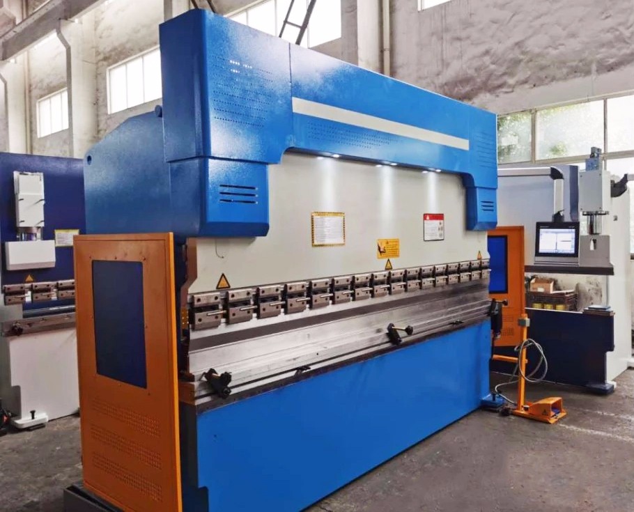 High Safety Level ALMACO Hydraulic CNC Press Brake Machine - Image 2