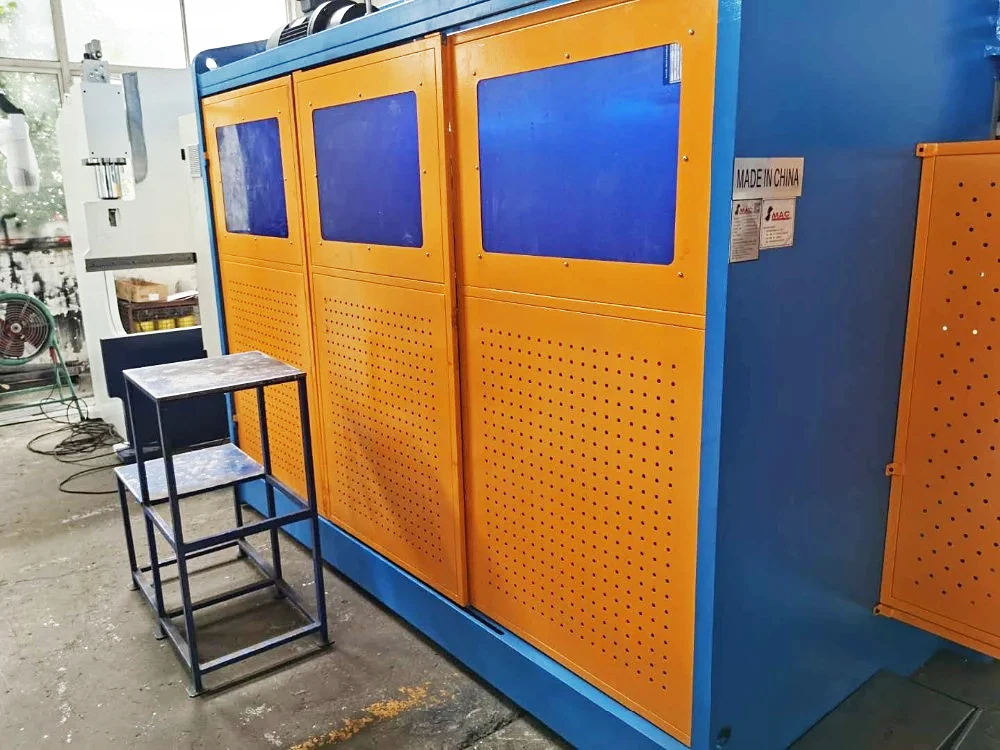 Side profile of CNC press brake
