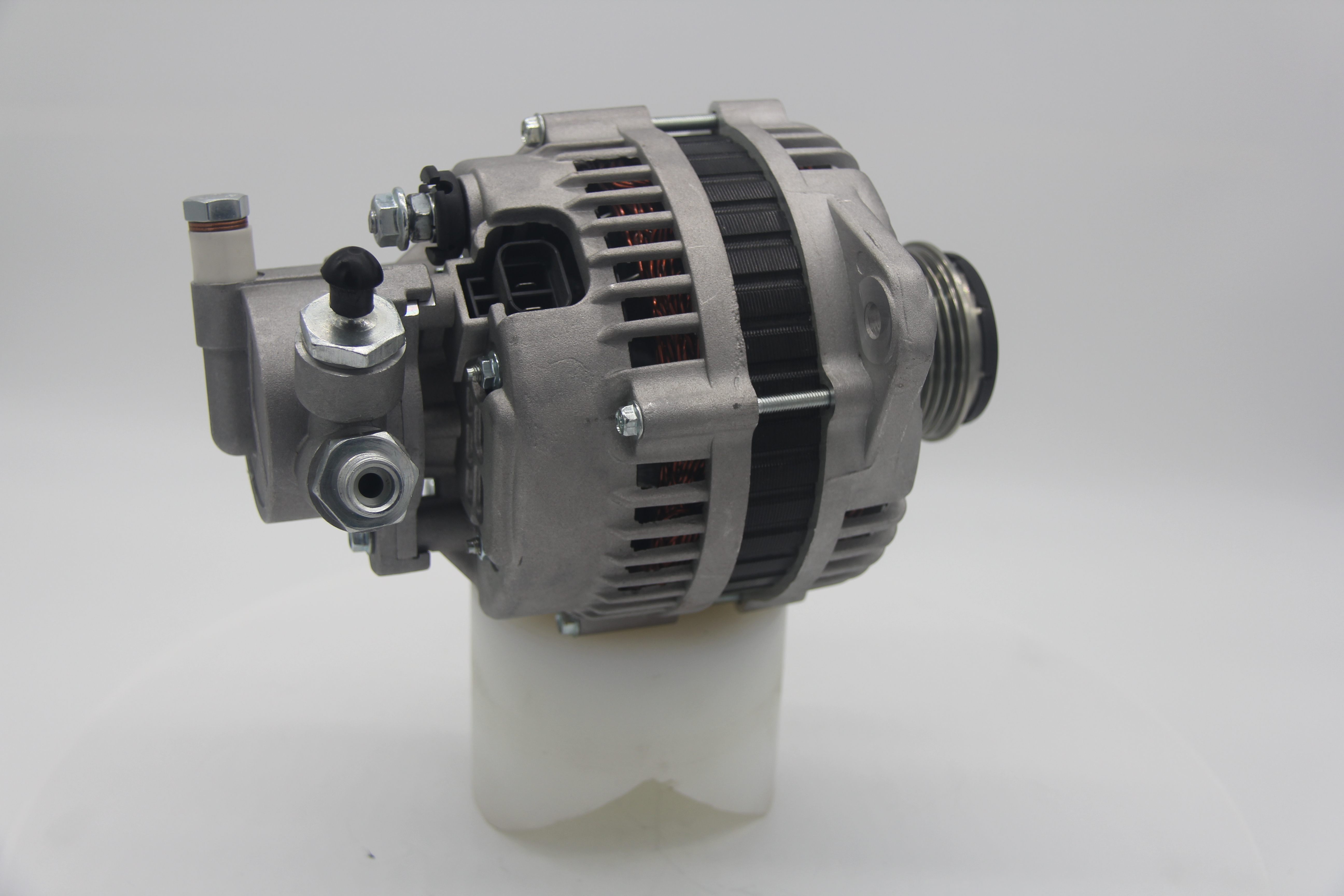 Hitachi Alternator - Image 2