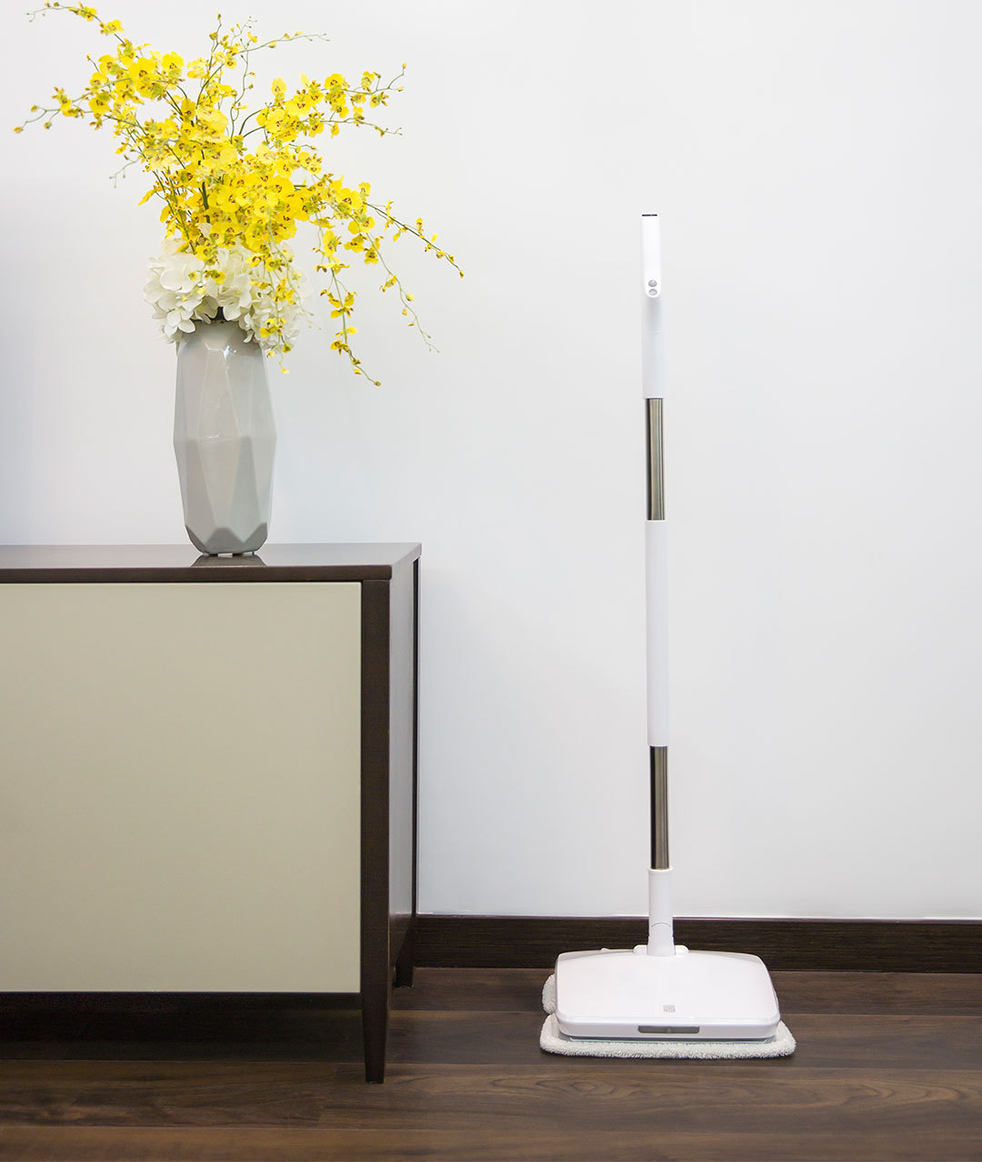 Home Cleaner Water Spray Rechargeable Electric Cordless Vibration Mop - Image 2