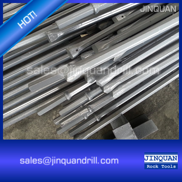 Close up of chisel bit and hexagonal rod body