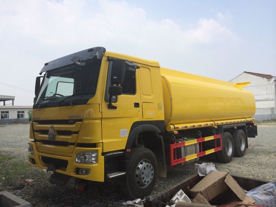 HOWO 6x4 fuel truck - Image 2