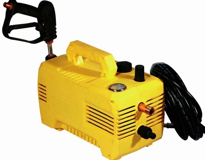 High-Pressure Washer with Adjustable Nozzle