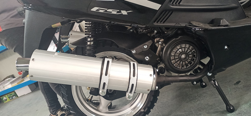 Close up of the wheel and rim