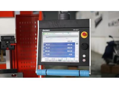 Hydraulic CNC servo press brake with DA66T - Image 2